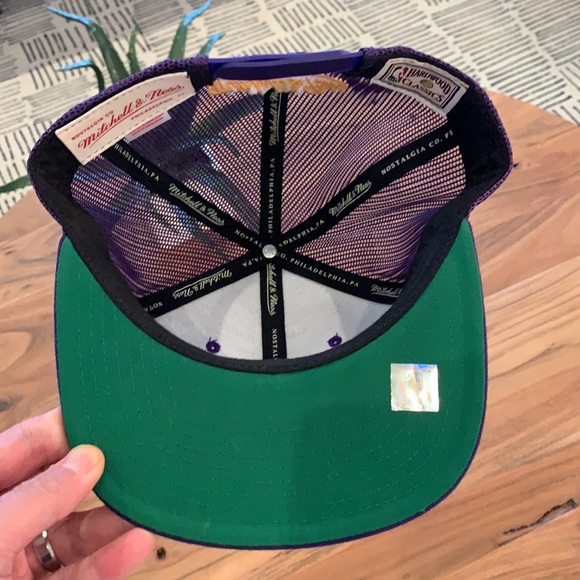 🤫 Used Rare snap back from 2014. Like new ✨ - Picture 13 of 16